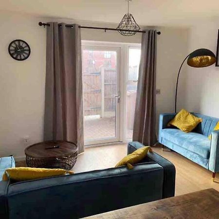 Beautiful 4-Bed House In Lincoln- Close To Centre エクステリア 写真