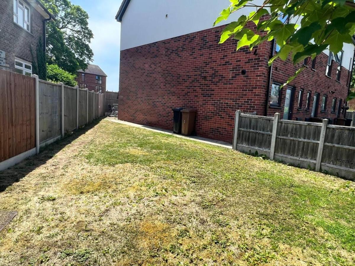 Beautiful 4-Bed House In Lincoln- Close To Centre エクステリア 写真