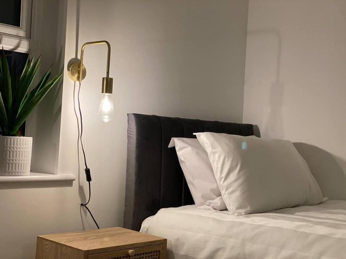 Beautiful 4-Bed House In Lincoln- Close To Centre エクステリア 写真